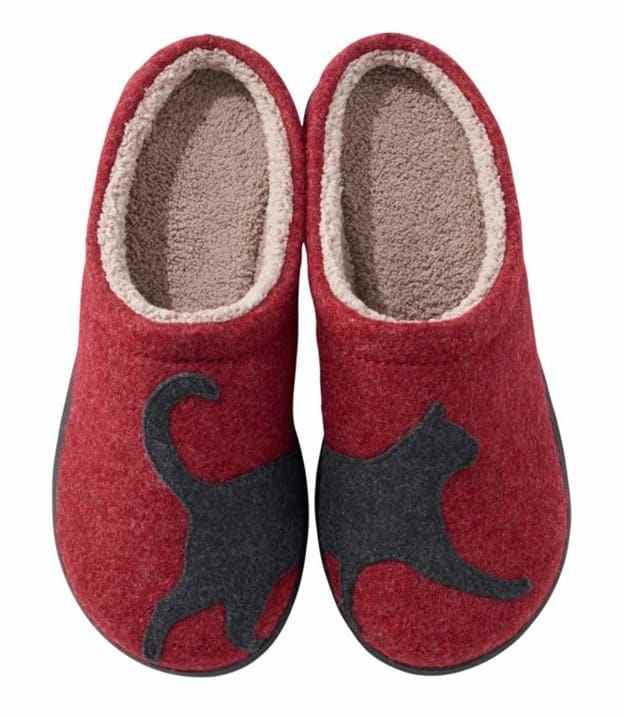Red cat slippers for a Valentine's day